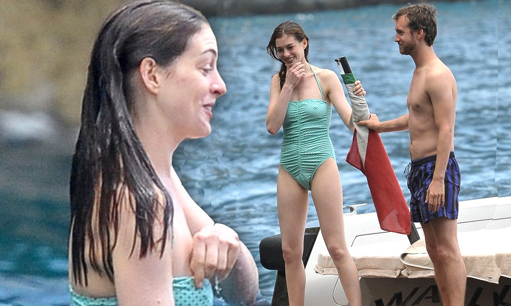 Anne Hathaway sexy bikini