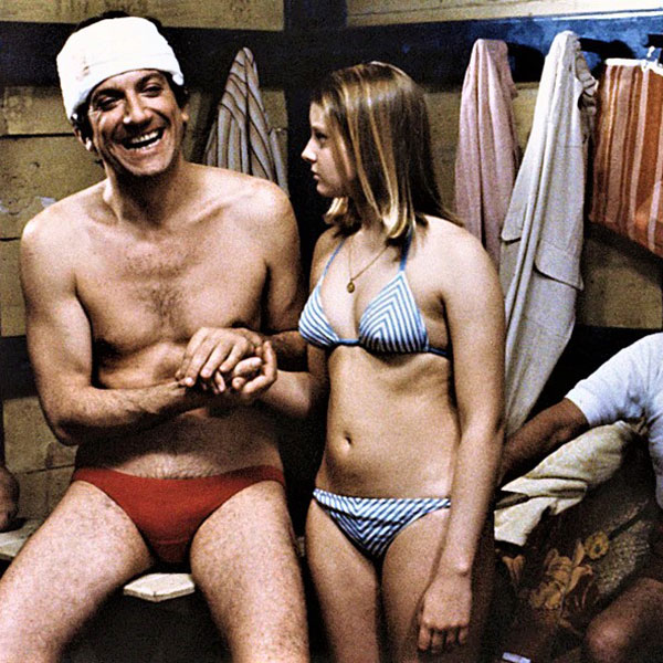 Jodie Foster sexy swimsuits pics