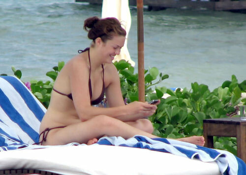 Mandy Moore bikini pics
