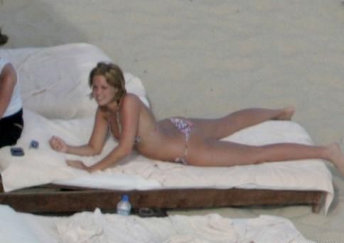 Mandy Moore sexy bikini pics