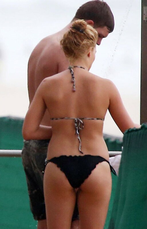 Margot Robbie hot pics