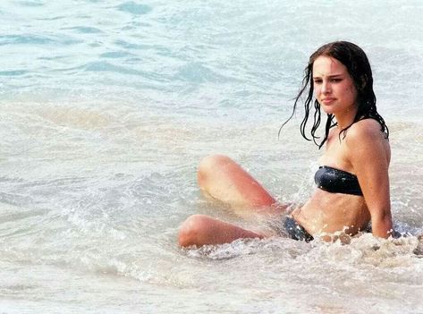 Natalie Portman hot bathing suits