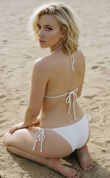 Scarlett Johansson-sexy bikini