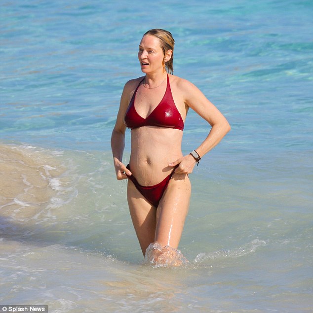 Uma Thurman hot swimsuits pictures