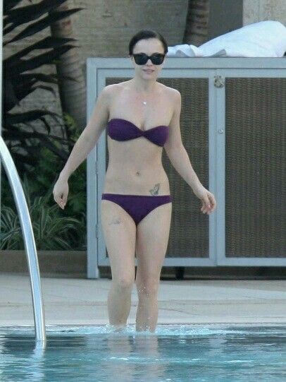 christina ricci sexy bikini pictures
