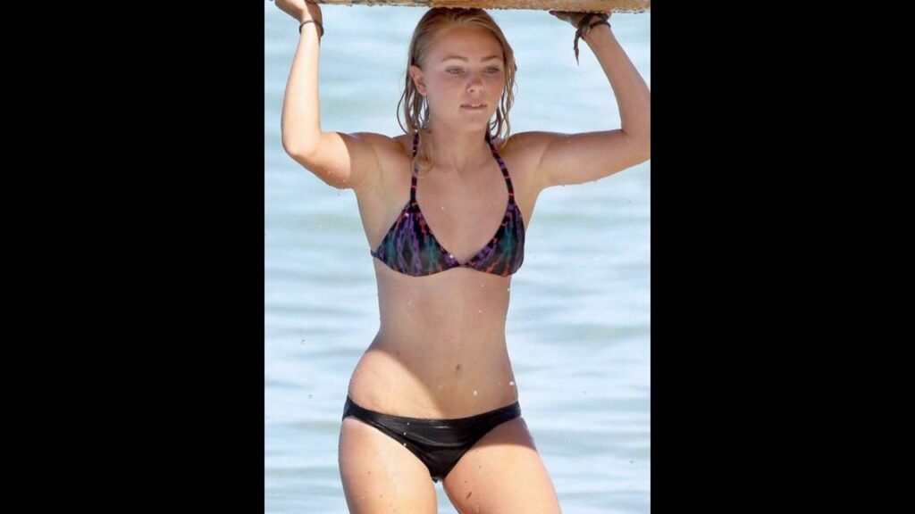 AnnaSophia Robb swim suit photos