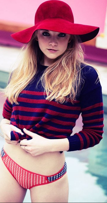 Natalie Dormer hot bikini photos