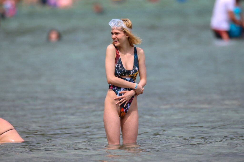 Nicola Peltz bathing suit photos