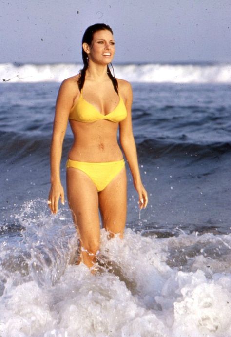 Raquel Welch bikini pics