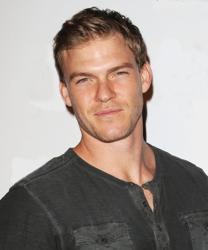 alan ritchson young pics