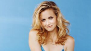 Alicia Silverstone hot