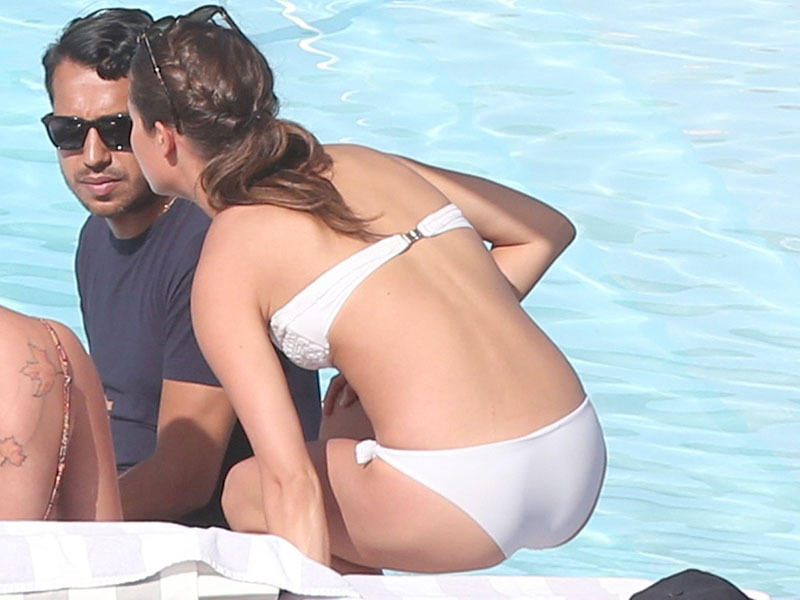 Alicia Vikander-bathing suit photos