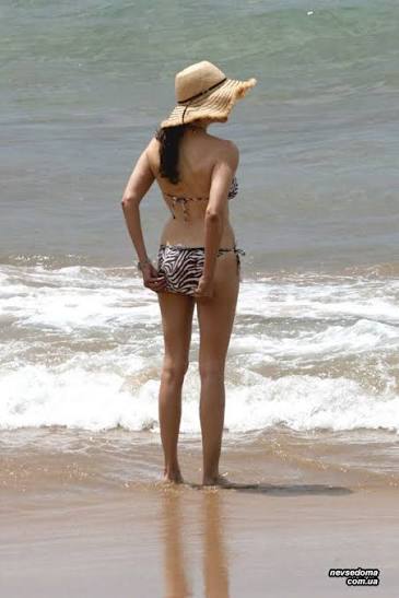 jami gertz swimsuit pics