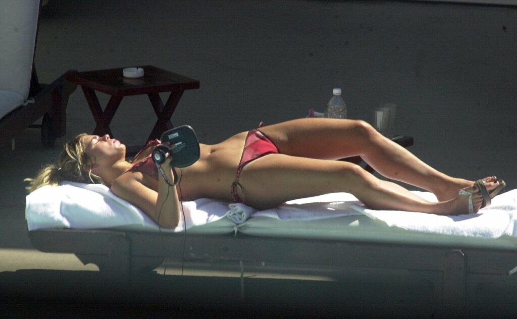piper perabo bathing suits pics